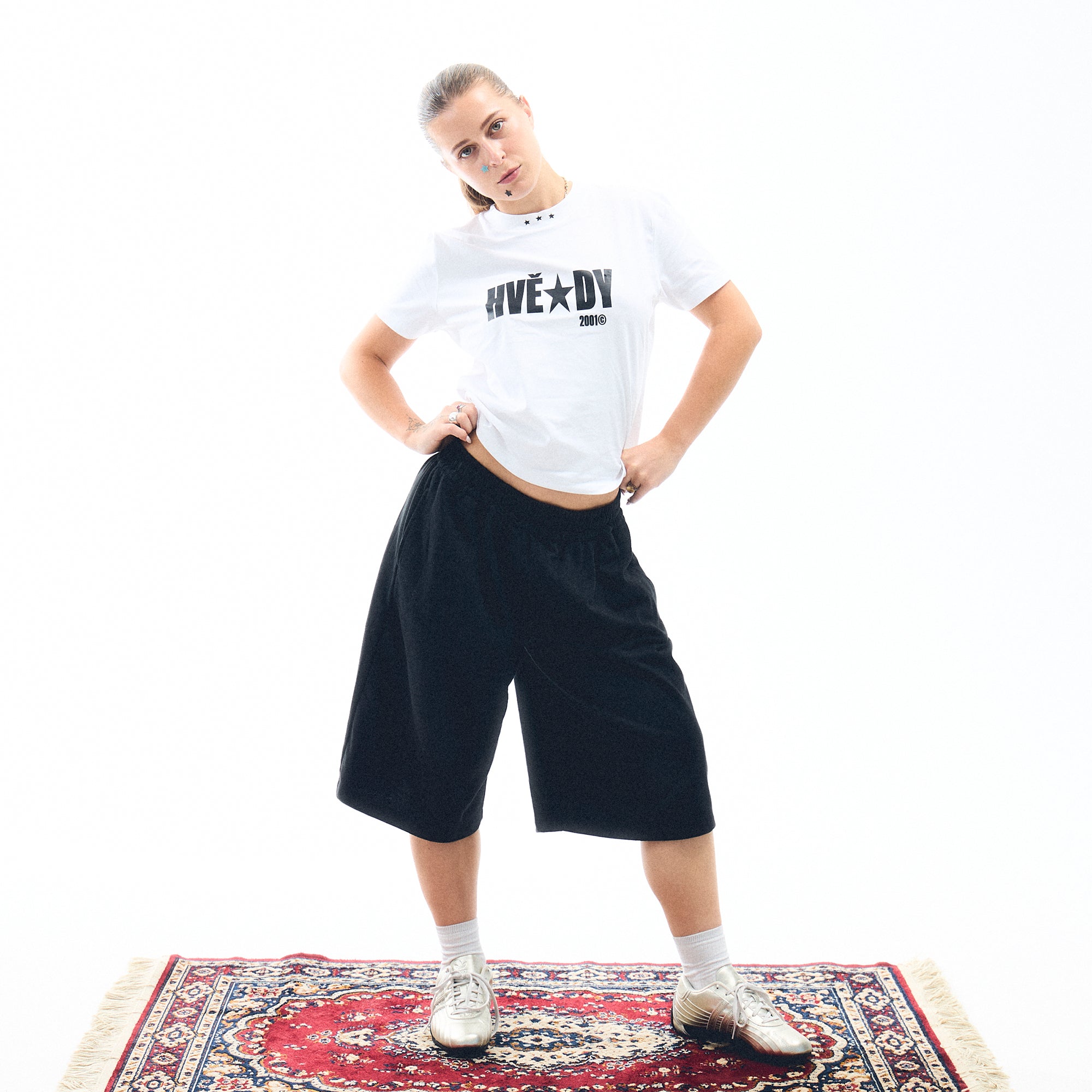 HVĚZDY • CROPPED TEE ✨ BÍLÉ