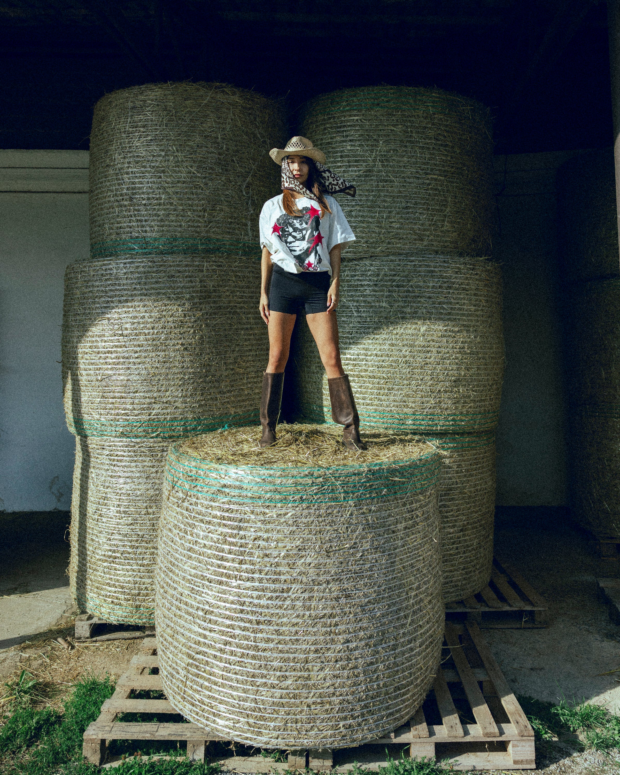 OVERSIZED SOFIAN FACE TEE ✨